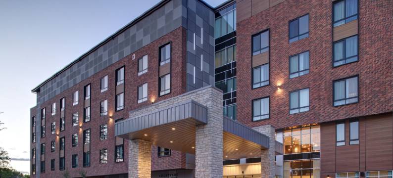 爱荷华州爱荷华城大学高地万怡酒店(Courtyard Iowa City University Heights)图片