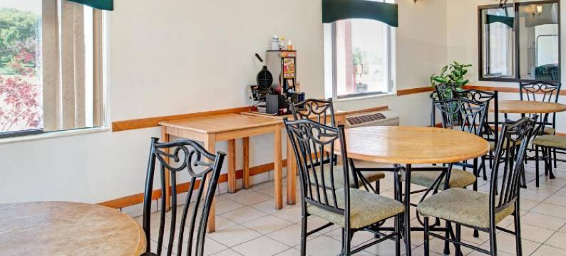 罗德威旅馆 红橡树(Rodeway Inn)图片