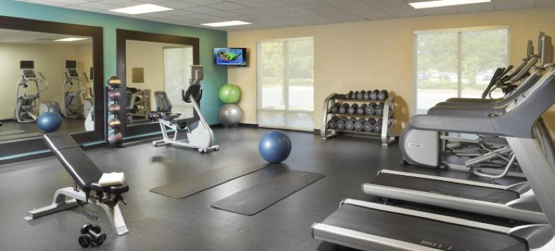 费耶特维尔北万枫酒店及套房(Fairfield Inn & Suites Fayetteville North)图片