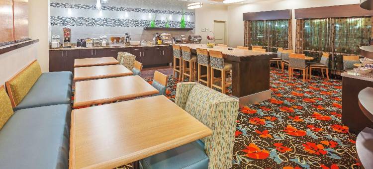 皮索尔拉昆塔温德姆套房酒店(La Quinta Inn & Suites by Wyndham Pearsall)图片