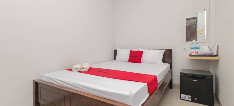 诗都阿佐红多兹酒店(RedDoorz @ Gedangan Sidoarjo)图片