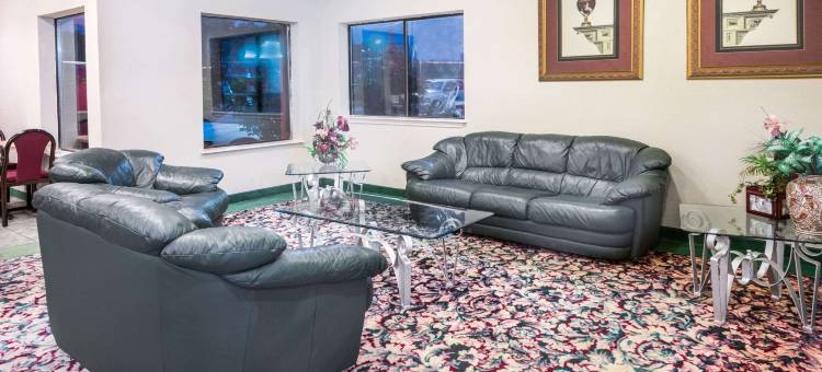 佩韦利温德姆速8酒店(Super 8 by Wyndham Pevely)图片