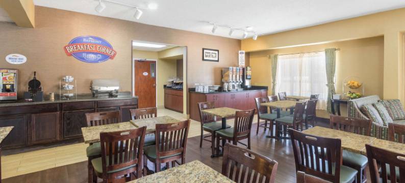 奥兰治堡北呗盟套房酒店(Baymont by Wyndham Orangeburg North)图片