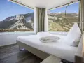 舒適房，配備 1 張雙人床，可欣賞山景