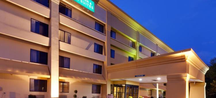 普拉茨堡拉昆塔温德姆套房酒店(La Quinta Inn & Suites by Wyndham Plattsburgh)图片