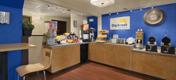 史蒂芬角温德姆戴斯套房酒店(Days Inn & Suites by Wyndham Stevens Point)图片