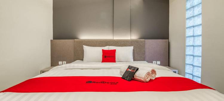 红多兹Plus酒店-近三宝垄警察学院3号(RedDoorz Plus Near Akademi Kepolisian Semarang 3)图片