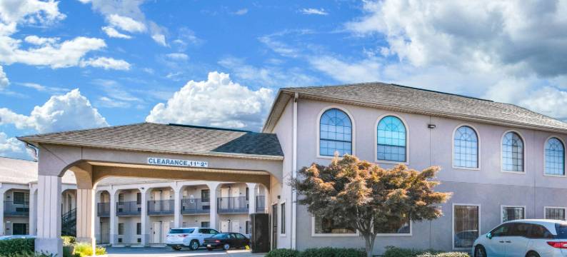 伊克诺套房酒店(Econo Lodge Inn & Suites)图片