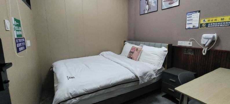 七小月民宿(丁墙路分店)图片