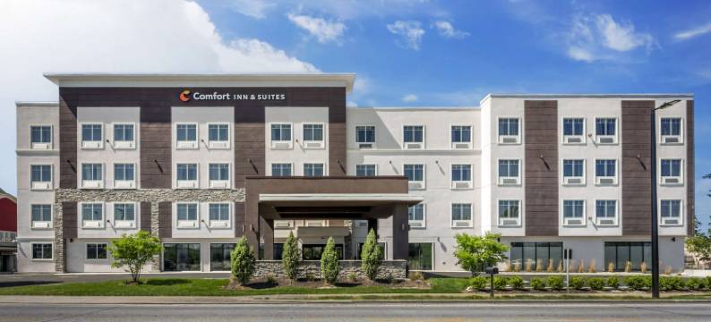 舒适酒店及套房克拉克斯维尔 - 路易斯维尔北(Comfort Inn & Suites Clarksville - Louisville North)图片