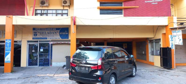 超级OYO 3862班丹旺宜酒店(RedDoorz Syariah at Hotel Pandan Wangi Near Alun Alun Sidoarjo)图片