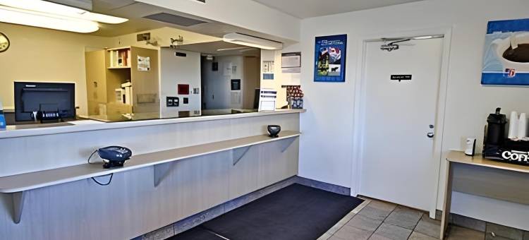 丽笙公园酒店，特雷西(Super 8 by Wyndham Tracy)图片