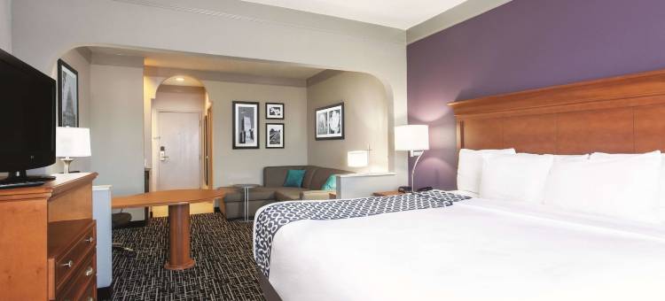 杰克逊机场拉昆塔温德姆套房酒店(La Quinta Inn & Suites by Wyndham Jackson Airport)图片