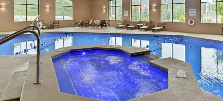 布瑞兹伍德智选假日酒店(Holiday Inn Express BREEZEWOOD by IHG)图片
