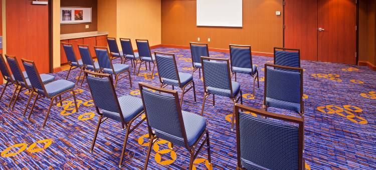 路易斯威尔东北万怡酒店(Courtyard Louisville Northeast)图片