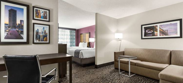 纽瓦克埃尔克顿拉昆塔温德姆套房酒店(La Quinta Inn & Suites by Wyndham Newark - Elkton)图片