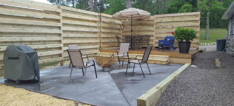 Hot Tub! Outside Traverse City, Sleeps 6 Pet Friendly, Fire Place, Fire Pit图片