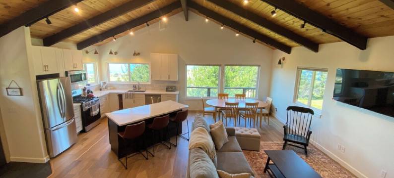 The Beach House with Beautiful Ocean Views!图片