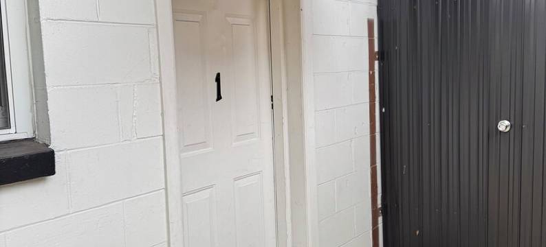 Cozy & Centrally Located Full Guesthouse- Sleeps 4. Short drive to everything!图片