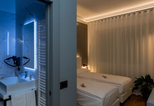 Hotel Shangri-La Hotel Overview