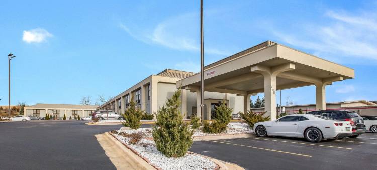 克拉丽奥酒店及套房-机场(Clarion Inn and Suites Airport)图片