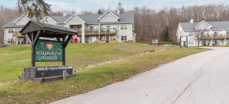 哈利伯顿高地度假公寓(GetAways at Haliburton Heights)图片