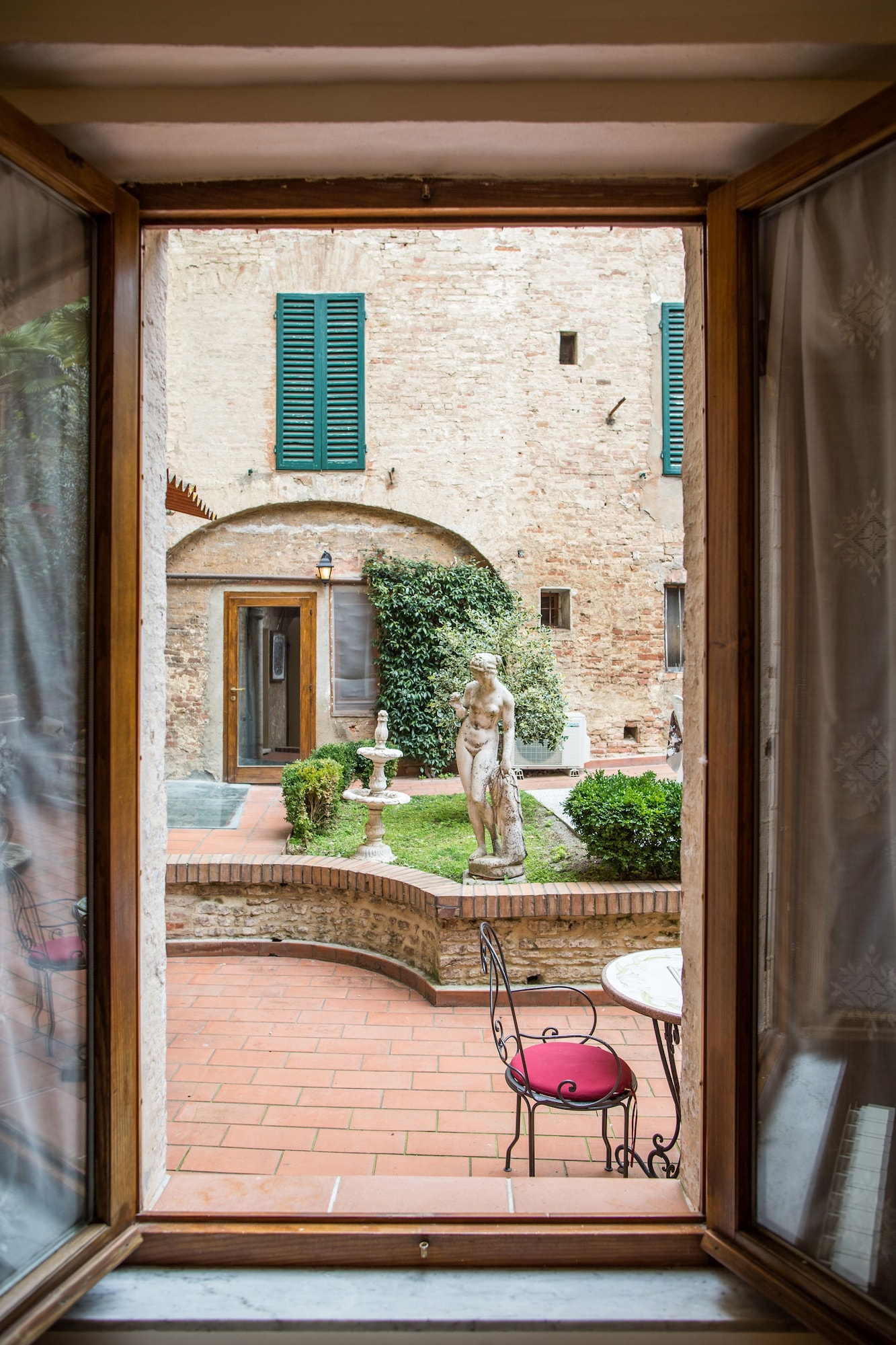 Regis Condo Over view