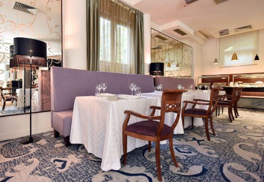 Hotel Ziya Hotel Overview