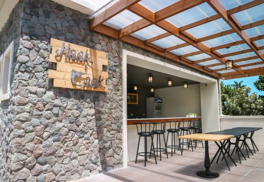 Residencia du Basco Hotel Overview