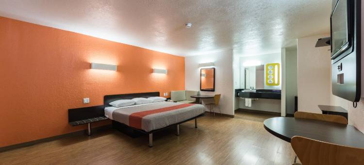 尤瓦尔迪6号汽车旅馆(Motel 6 Uvalde, TX)图片