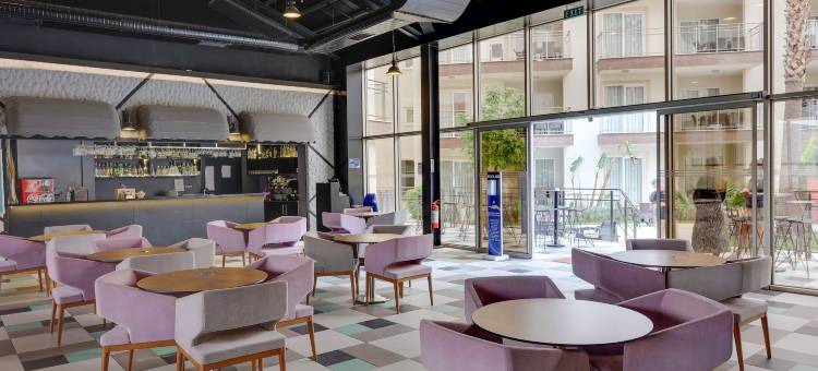 Ramada Hotel & Suites by Wyndham Kusadasi图片