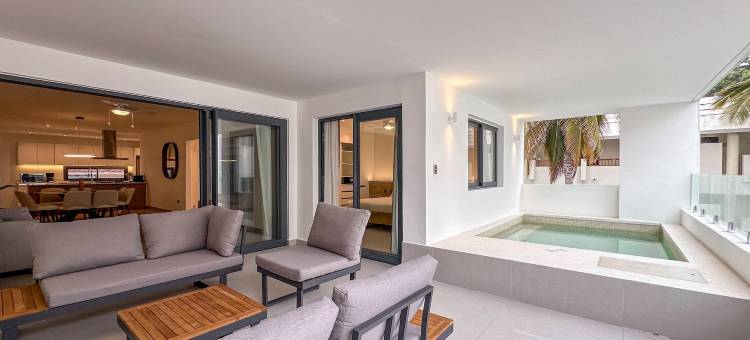 距离海滩仅几步之遥的极美公寓(Incredibly Beautiful Condo Just Steps to the Beach)图片