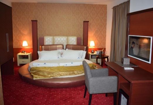 Petriti & Spa Hotel Overview