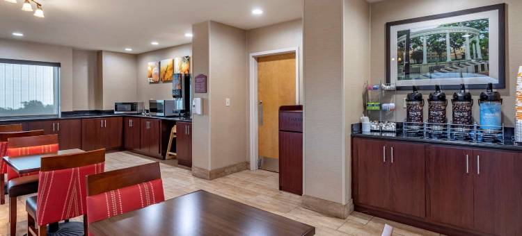 佛罗伦萨浅滩区舒适套房酒店(Comfort Suites Florence Shoals Area)图片