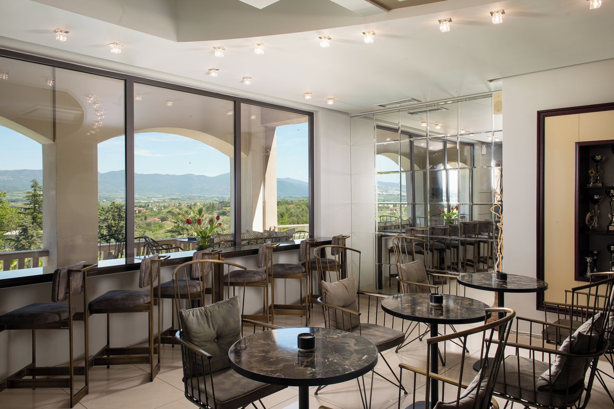 Heaven Hotel Thessaloniki Airport Over view