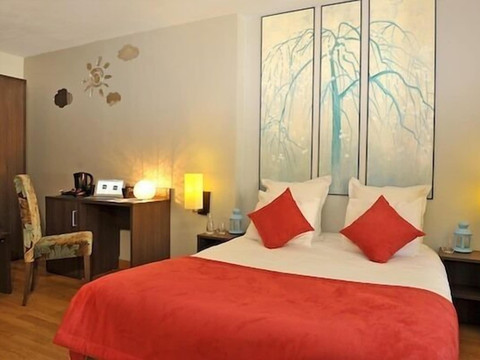 O2B博杰思德布罗塞利昂德酒店