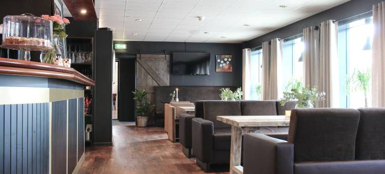 巴特瓦峡湾酒店(Brattvåg Fjordhotell)图片