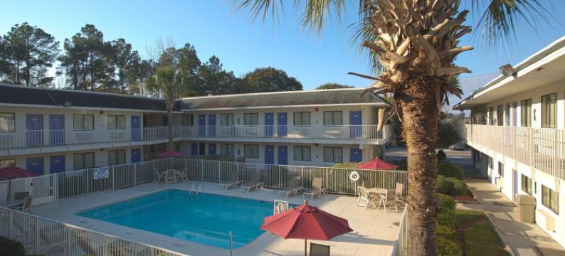 北查尔斯顿旅馆(North Charleston Lodge)图片