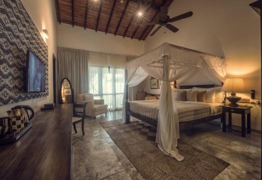 Mosvold Villa Hotel Overview