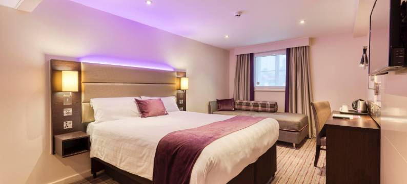 彭赞斯普瑞米尔酒店(Premier Inn Penzance)图片
