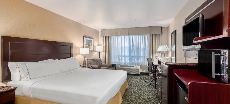 阿塔斯卡德罗智选假日套房酒店(Holiday Inn Express & Suites Atascadero)图片