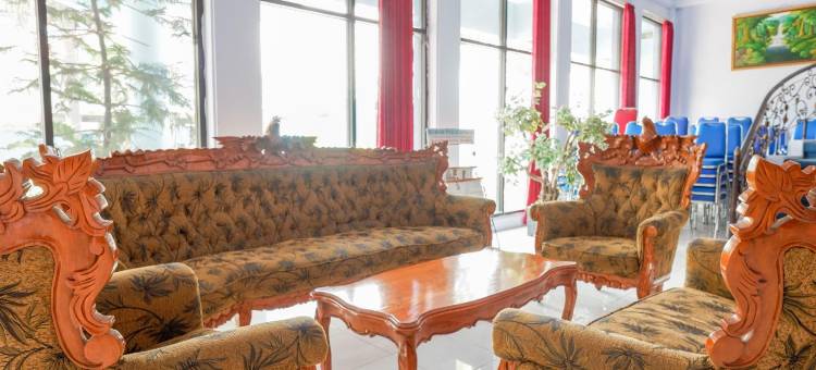 红多兹Plus伊斯兰酒店-近北加浪岸站2号(RedDoorz Plus Syariah Near Stasiun Pekalongan 2)图片