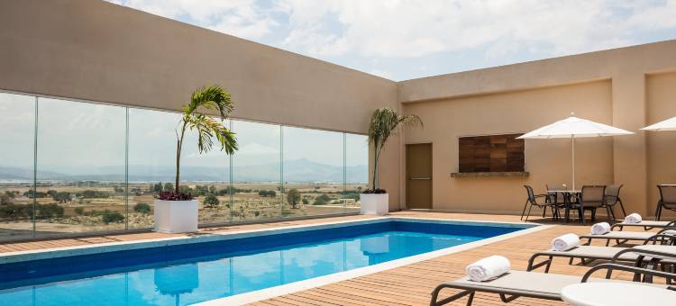 锡劳内陆港嘉年华酒店(Fiesta Inn Silao Puerto Interior)图片