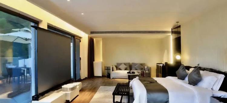 云畔影视酒店(安阳高铁东站站前广场迎宾公园店)图片