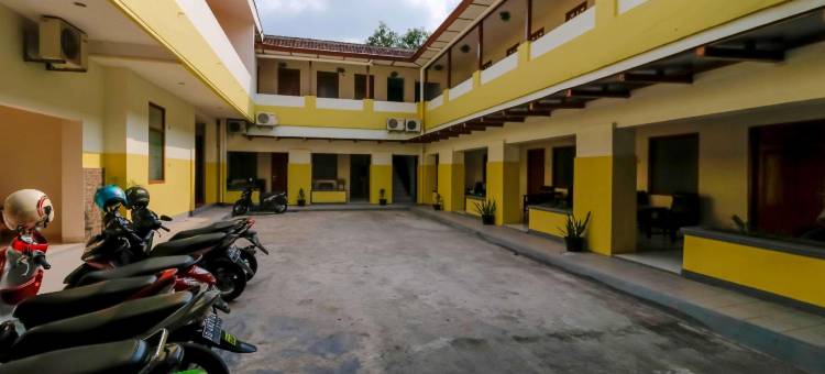 红多兹Plus酒店-里亚迪斯拉梅特(RedDoorz Plus @ Slamet Riyadi)图片