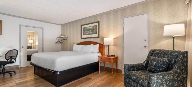 州立学院城华美达酒店及会议中心(Ramada by Wyndham State College Hotel & Conference Center)图片