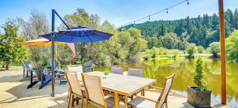 俄勒冈南部小屋：带火坑和私人池塘！(Private Pond and Dock! Cozy Cabin in Southern Oregon)图片