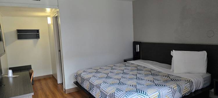 丽笙公园酒店，特雷西(Super 8 by Wyndham Tracy)图片