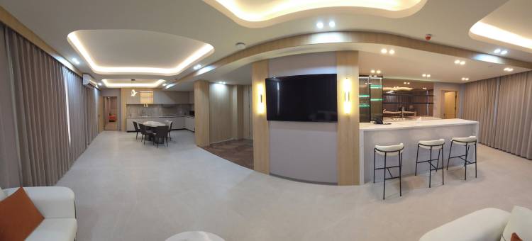 广场宫酒店(Plaza Court Hotel)图片