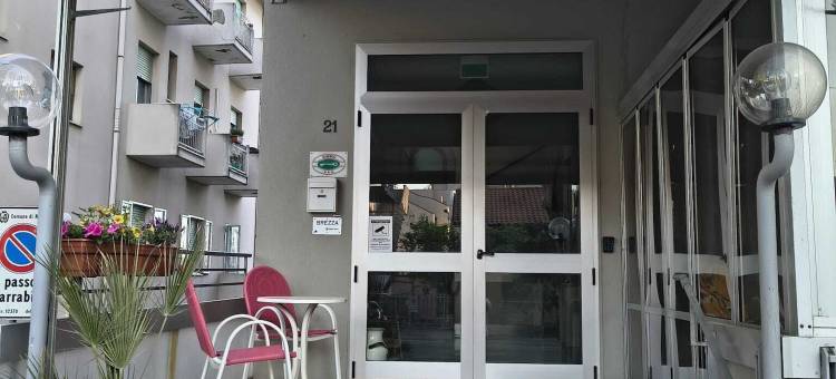 布雷扎酒店(Hotel Brezza Nuova Gestione)图片